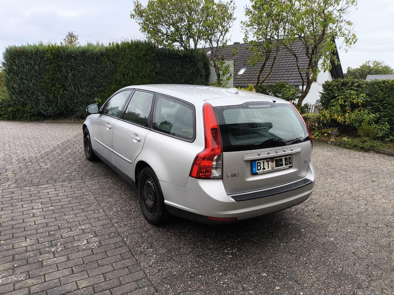 Volvo V50 2011 — engine 1.560 cm³, 114 HP (84kW)