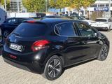 Peugeot 208 Allure 110 EAT6 Panodach Klima SHZ Alu - schwarze Peugeot 208