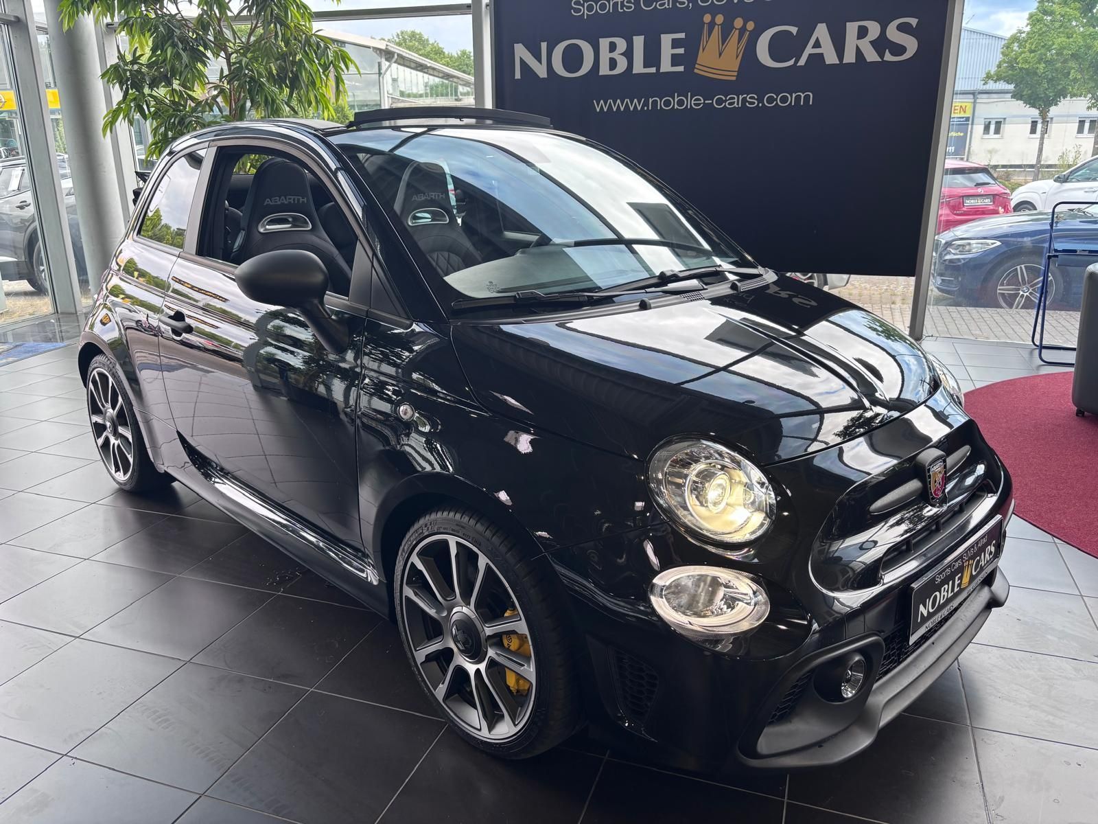 Fahrzeugabbildung Abarth 695C Turismo BEATS NAVI LEDER ALU