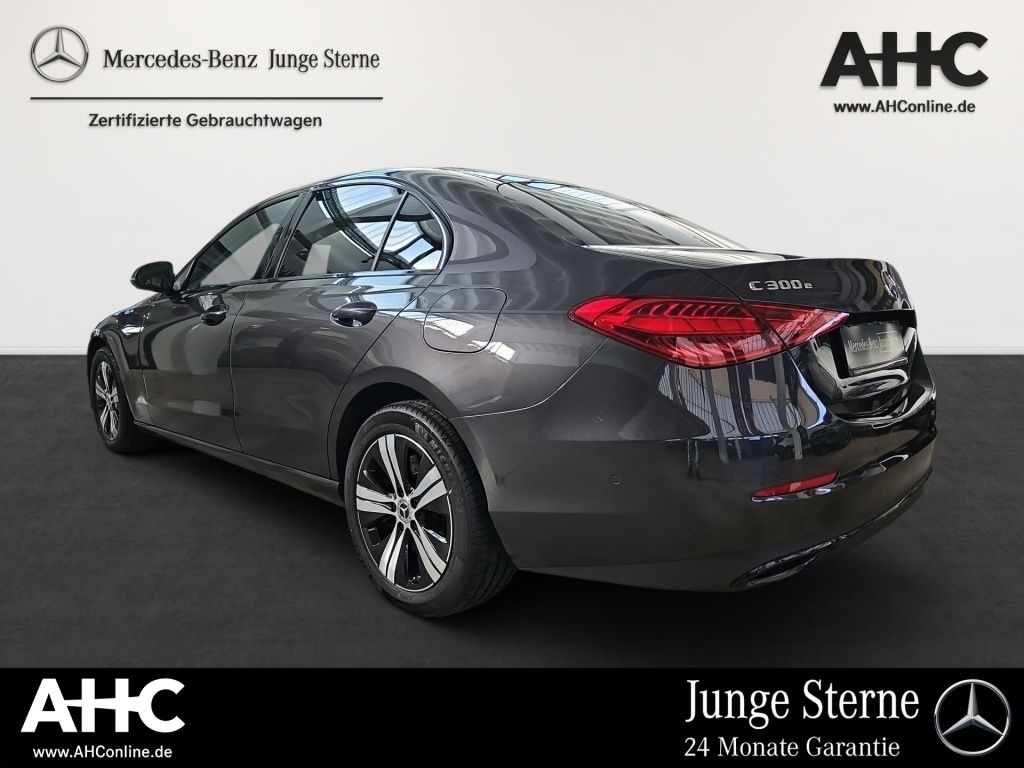 Fahrzeugabbildung Mercedes-Benz C 300 e Avantgarde Night LED Kamera SHZ Navi DAB