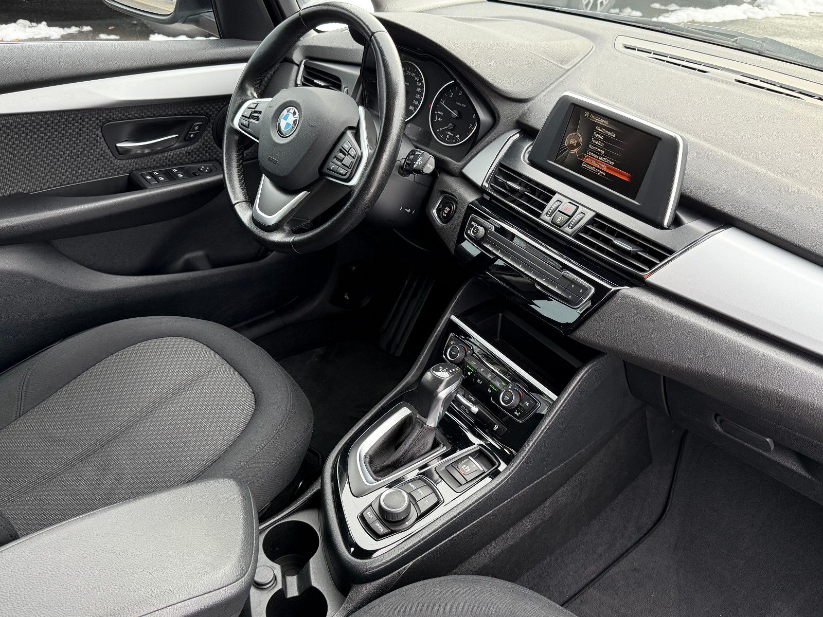 Fahrzeugabbildung BMW 218i Gran Tourer Advantage Aut AHK GRA PDC SHZ