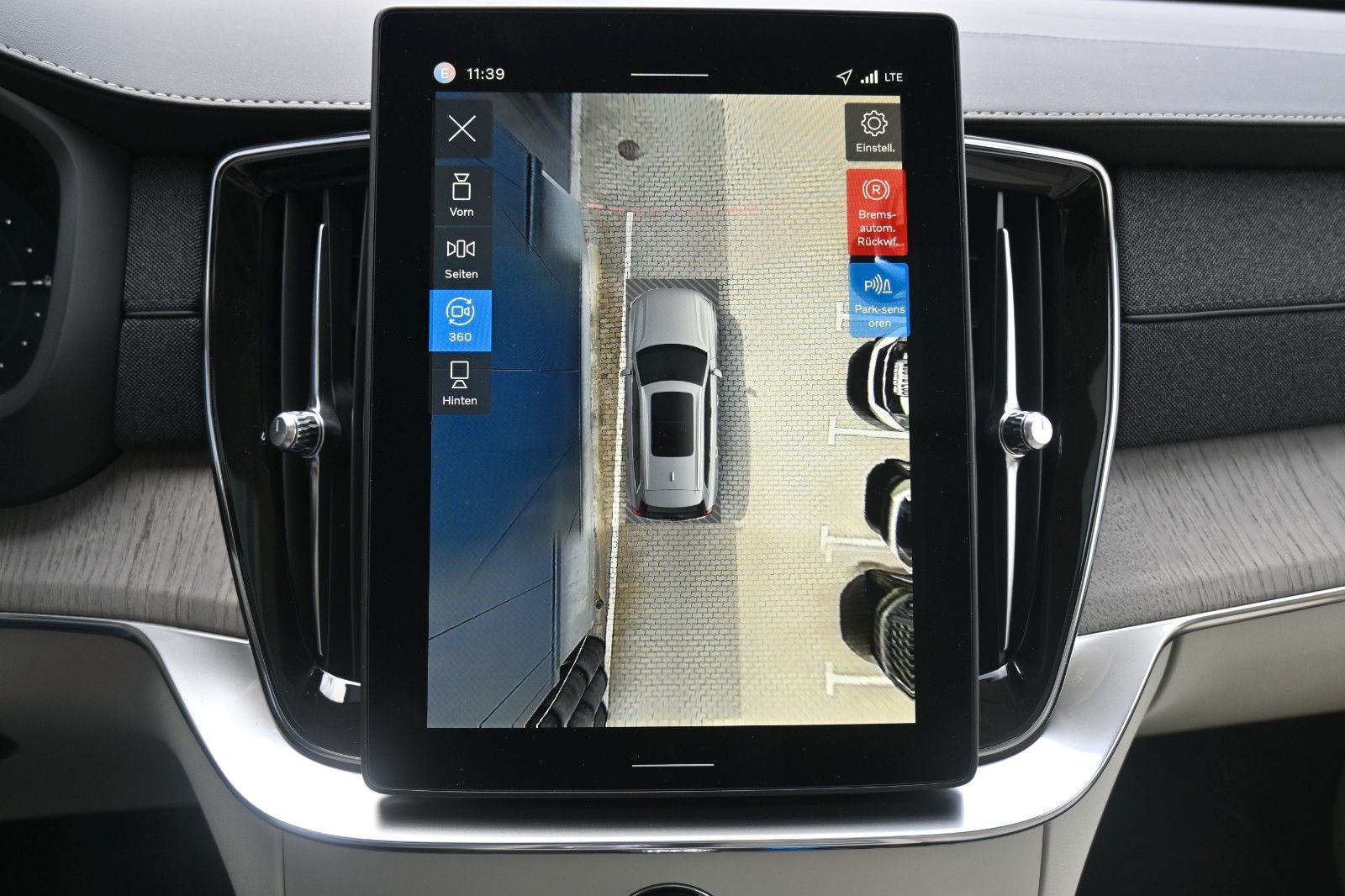 Fahrzeugabbildung Volvo XC90 T8 0,5% UltraBlack*STDHZG*360°*LUFT*ACC*AHK