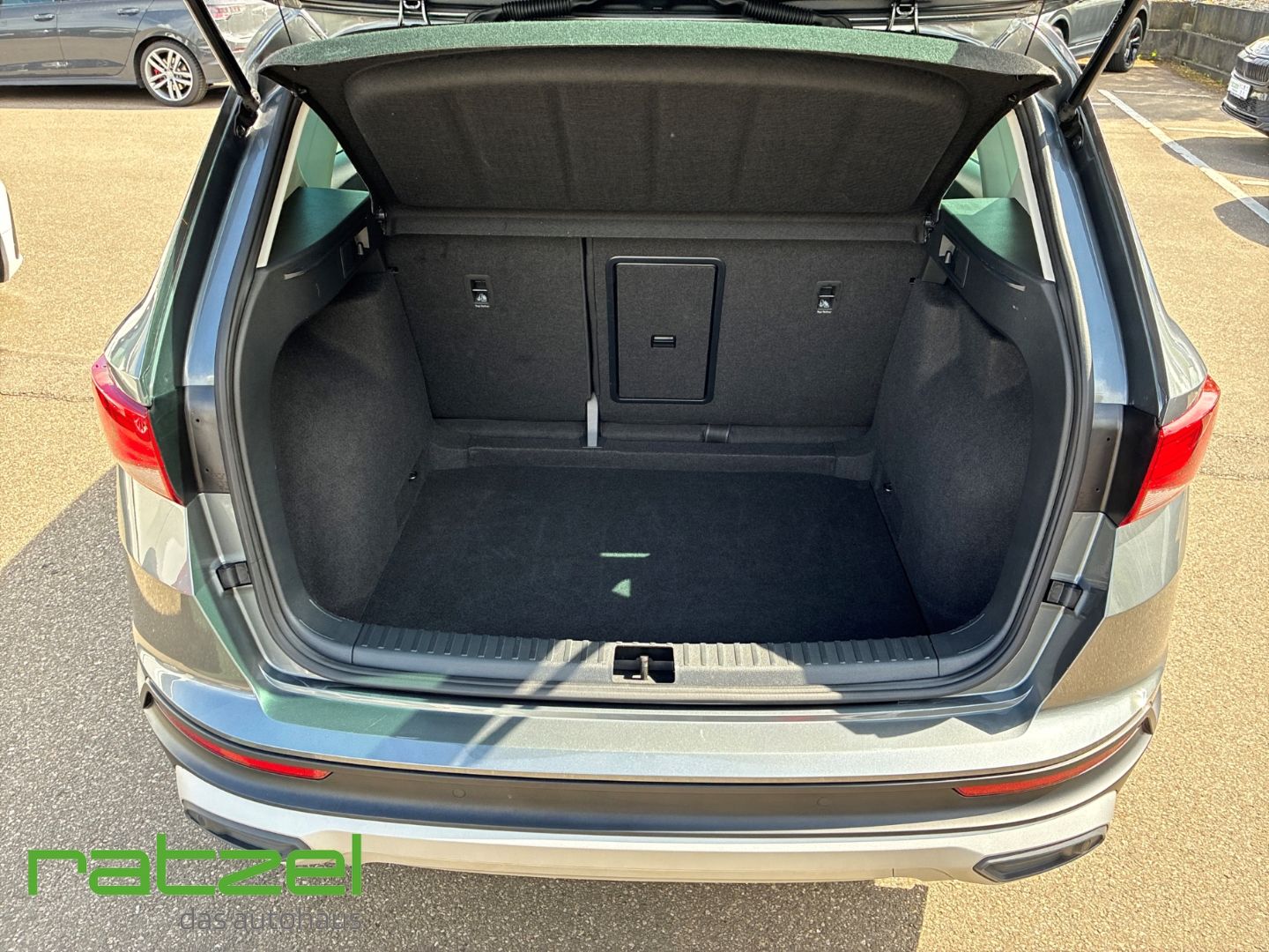 Fahrzeugabbildung SEAT Ateca Xperience 1.5 TSI Navi Kamera LED Full Lin