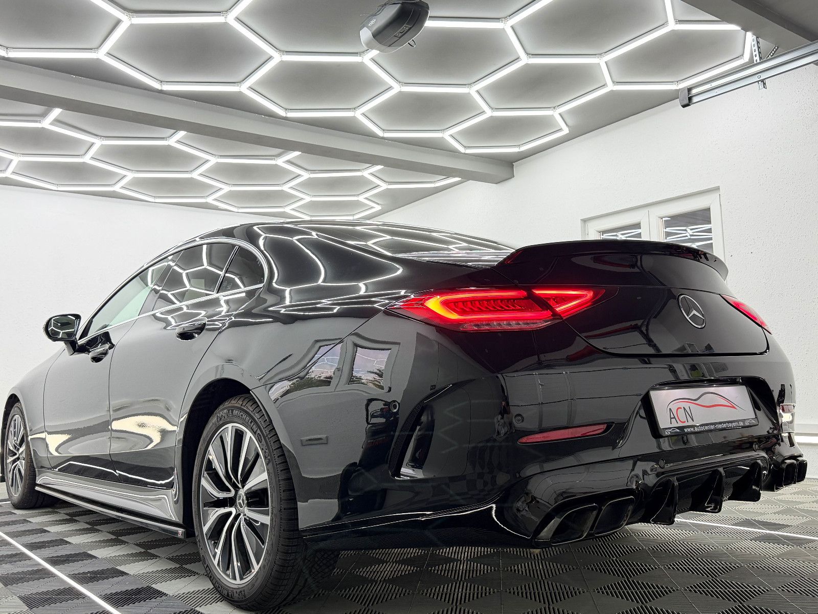 Fahrzeugabbildung Mercedes-Benz CLS 350 d 4Matic AMG-LINE/HuD/eGSD/DISTR+/STHZ