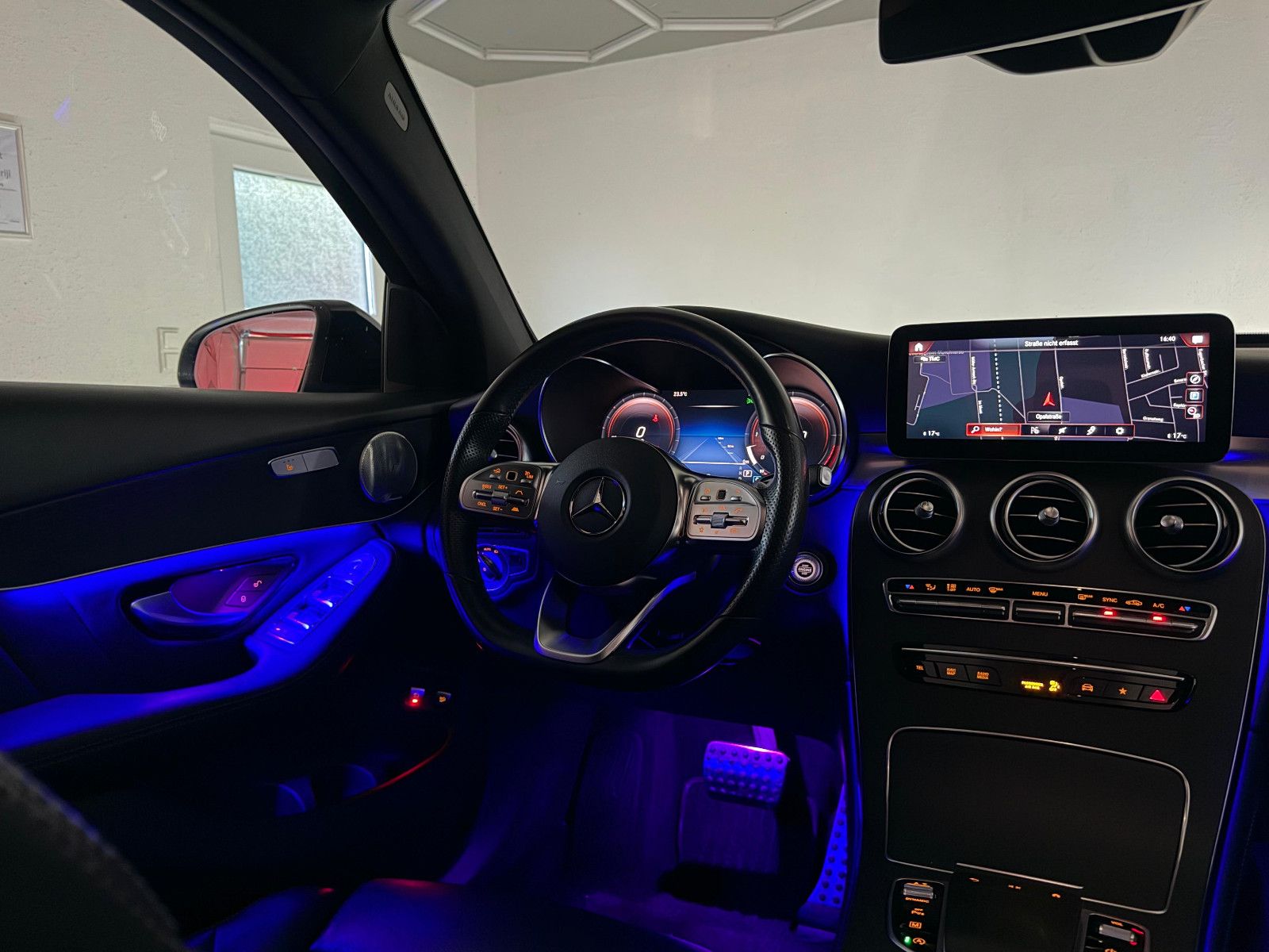 Fahrzeugabbildung Mercedes-Benz GLC 400d Coupe 4M AMG-LINE/BURMESTER/ASSIST+/AHK