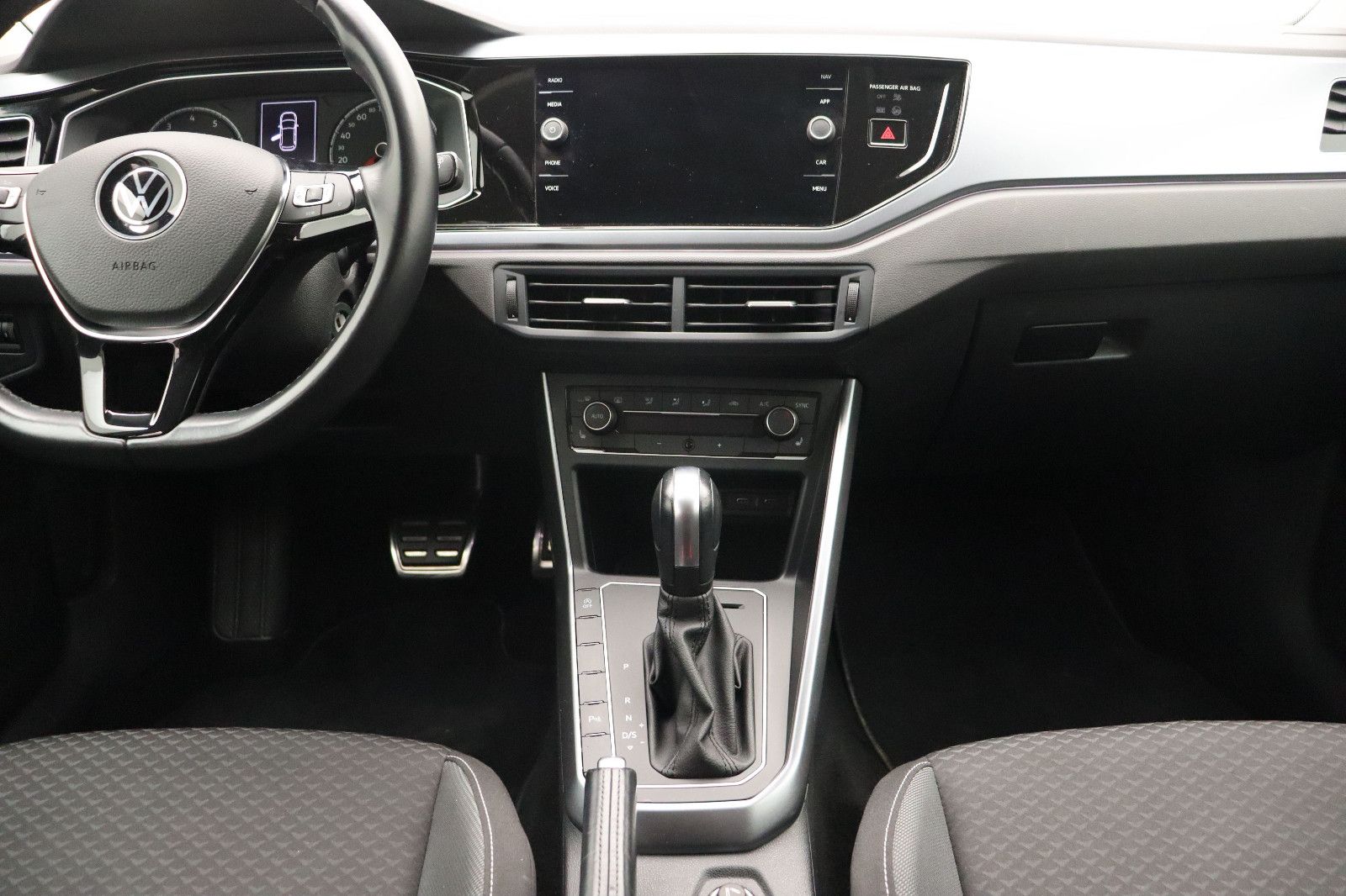 Fahrzeugabbildung Volkswagen Polo VI 1.0 TSI DSG Active