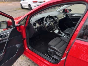 Volkswagen Golf - 10