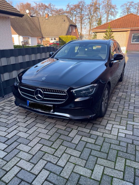 Image of Mercedes-Benz E 220