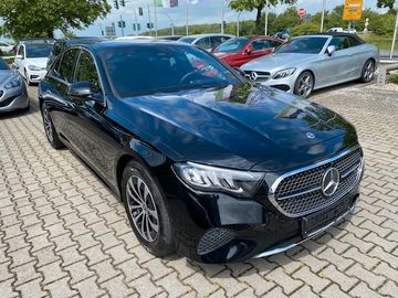 Mercedes E 200 - 2