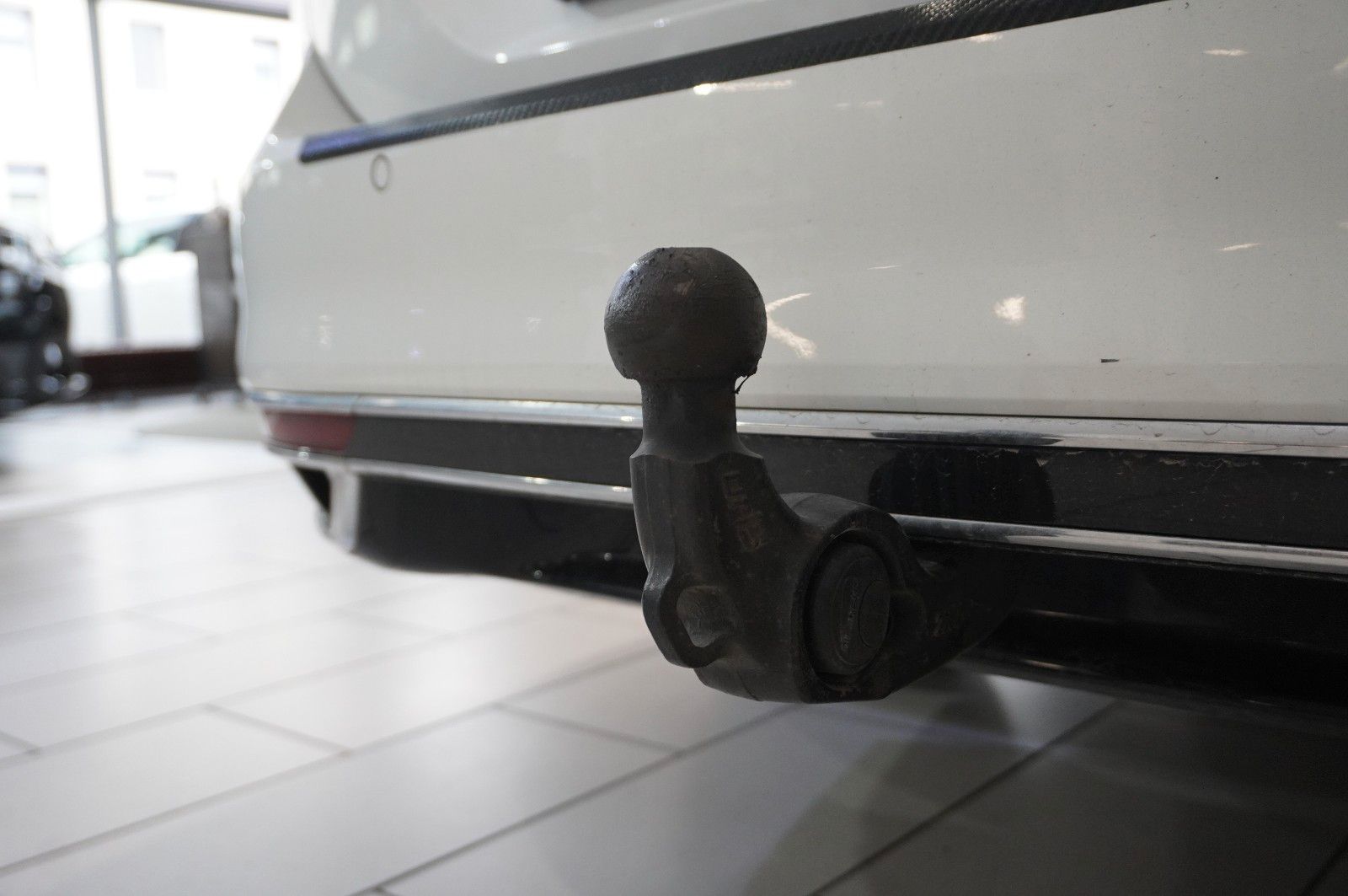 Fahrzeugabbildung Volkswagen Passat VARI. 2.0D R-LINE 4M NAVI/LED/KAMERA/AHK