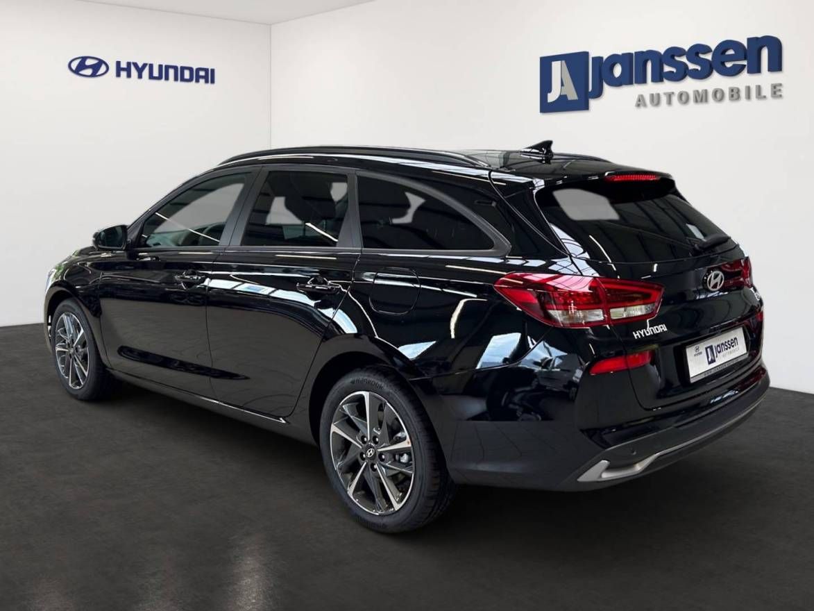 Fahrzeugabbildung Hyundai i30 FL Kombi Trend Plus-Paket, Panoramadach
