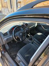 Volkswagen Golf 5 Combi - Volkswagen Golf aus 2008 mit Diesel-Antrieb: Kombi