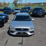 Volvo V60 B4 Momentum Pro*AHK*STANHZ*ACC*LEDER*360°* - Volvo V60: Momentum Pro