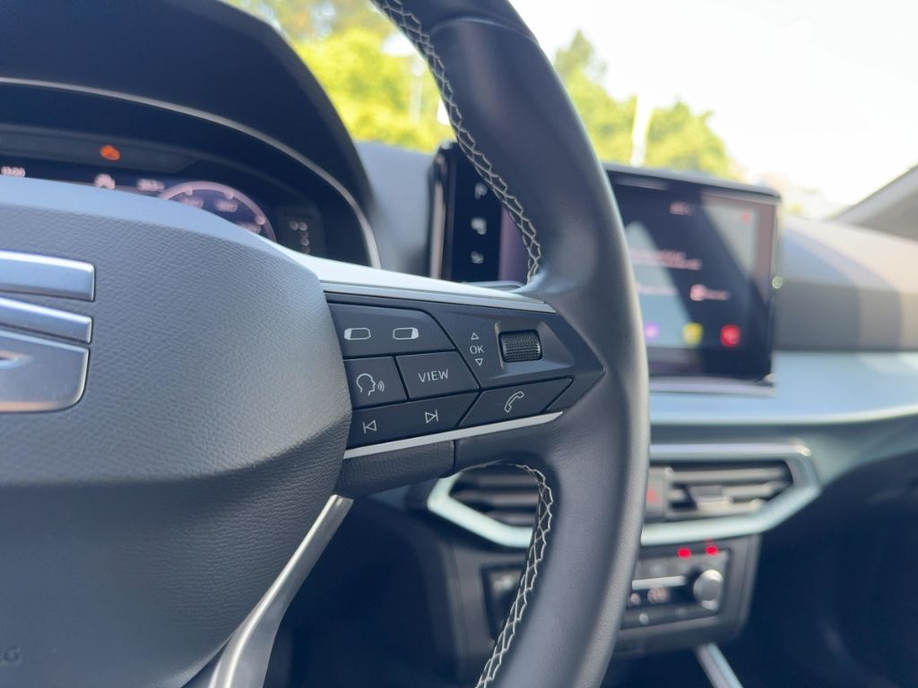 Fahrzeugabbildung SEAT Arona Xperience NAVI  RÜCKFAHRK. VOLL- LED