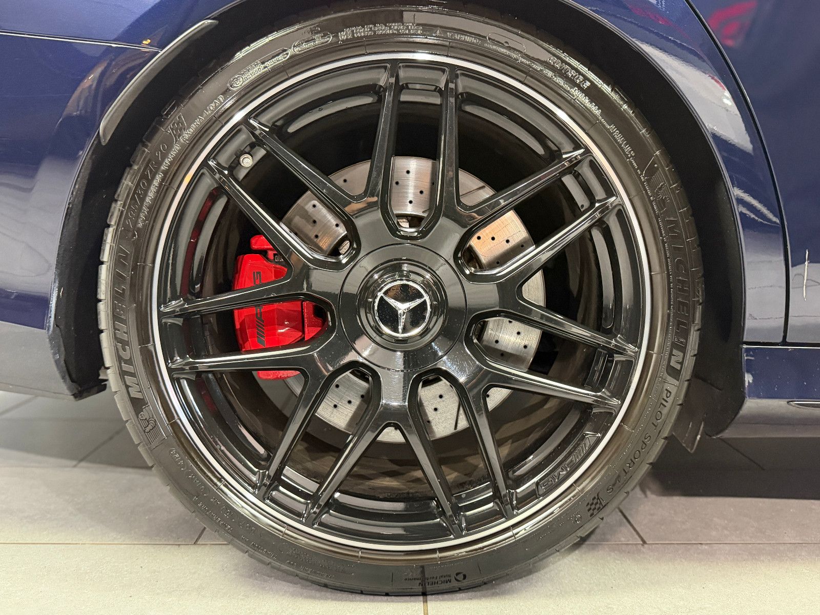 Fahrzeugabbildung Mercedes-Benz E 63 S AMG 4Matic+ |3D-BURMESTER|VOLL