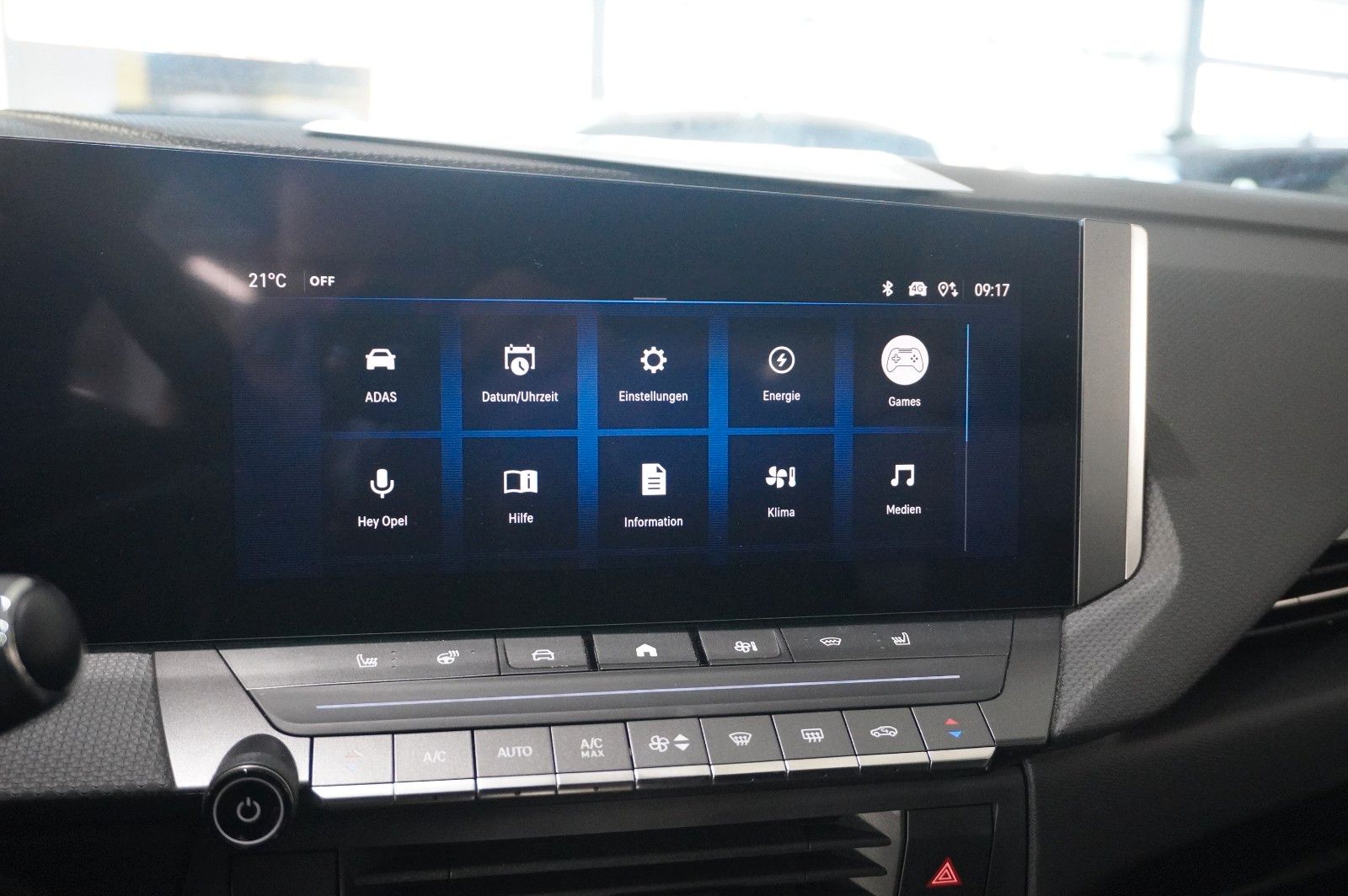 Fahrzeugabbildung Opel Astra L Lim. 1.6 HYBRID ELEGANCE NAVI/LED/KAMERA