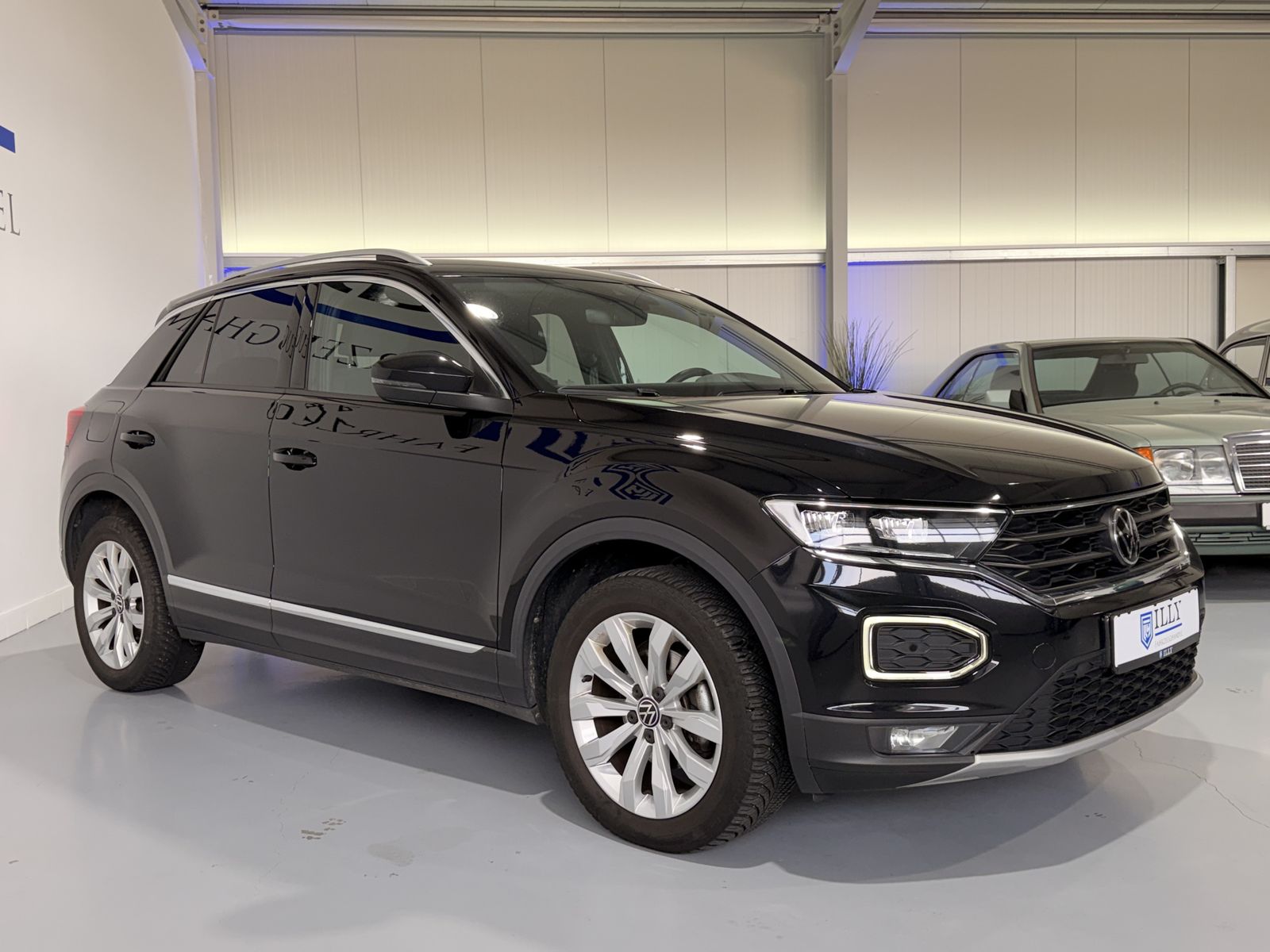 Fahrzeugabbildung Volkswagen T-Roc 1.5 TSI*Sport*LED*ACC*SHZ*Navi*