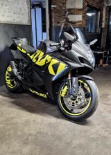 Suzuki K7 GSXR 1000 - SUZUKI GSXR 1000 K7