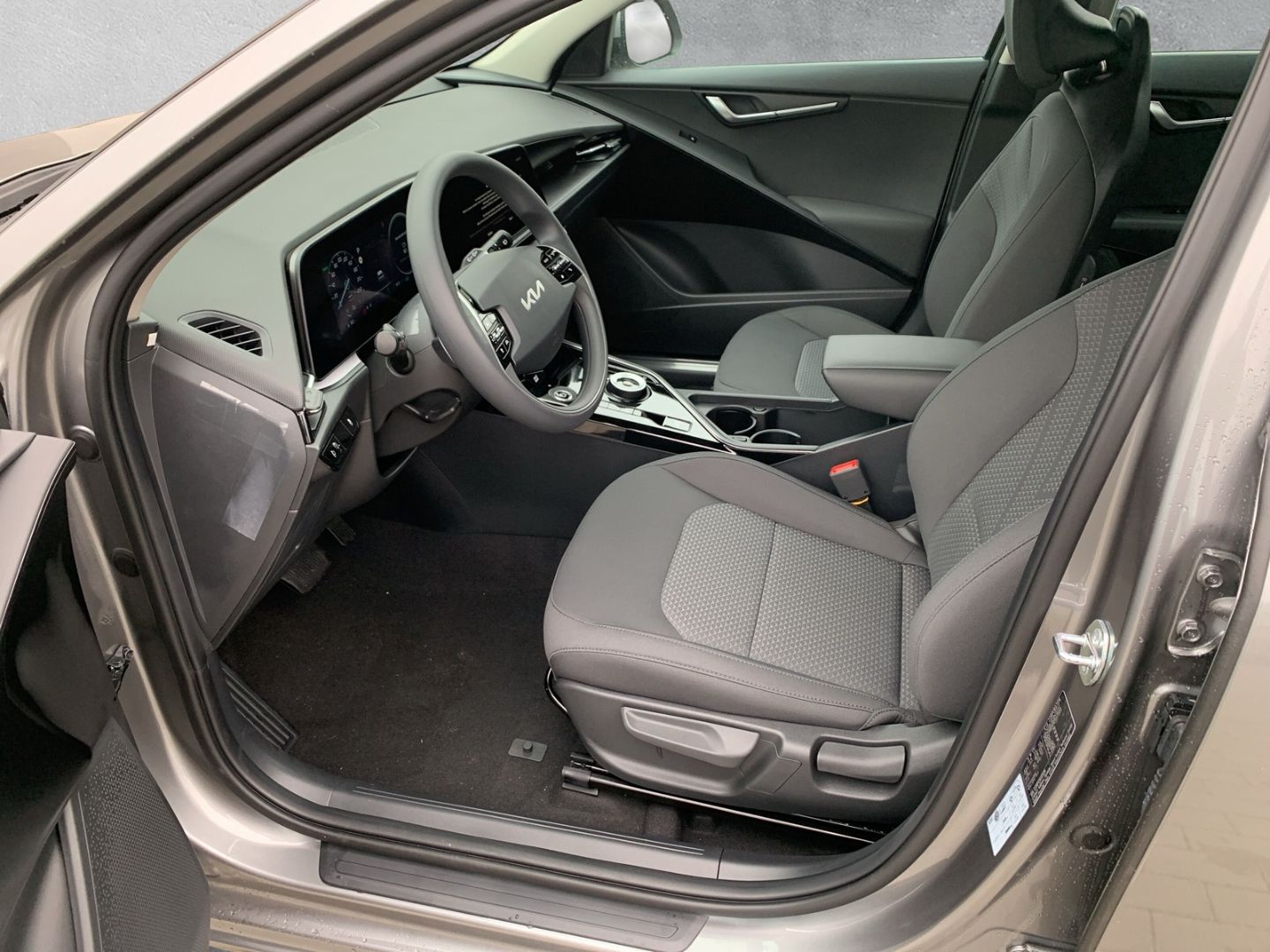 Fahrzeugabbildung Kia Niro STANDART 64,8-kWh-Batterie*FREISPECHEINRICH