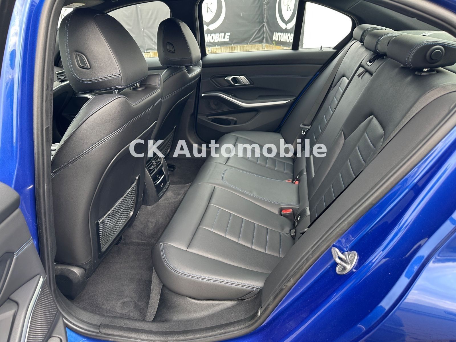 Fahrzeugabbildung BMW 330d Lim. M-Sport /Shadow-Line/Navi/Leder/LED