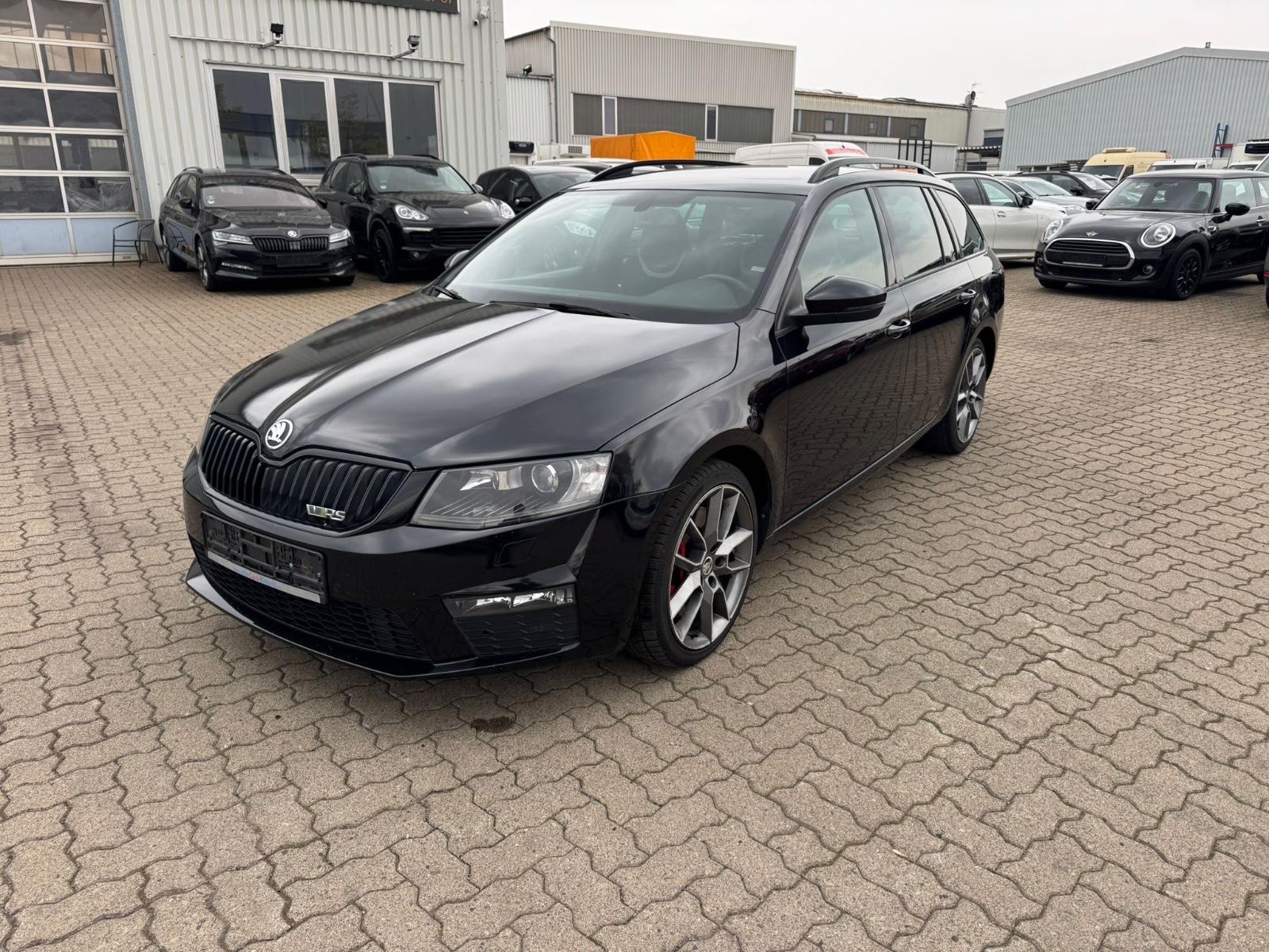 Skoda Octavia Combi RS BLACK DESIGN-BIXENON-SHZ