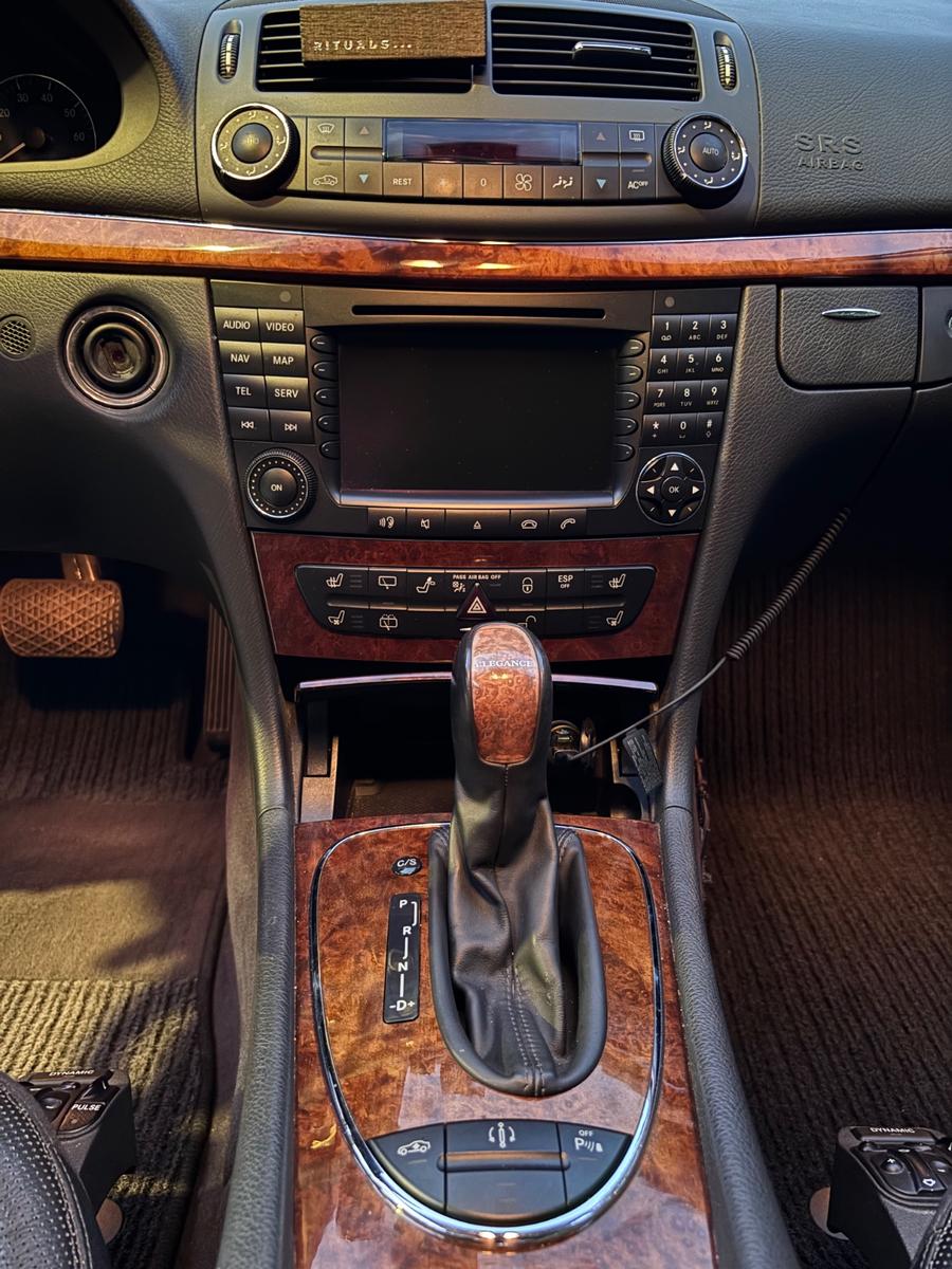 Mercedes-Benz E320 2004 — photo 8