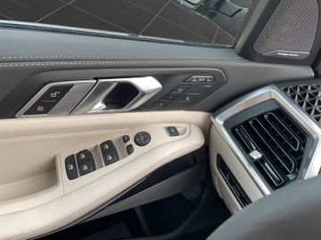 BMW X7 - 11
