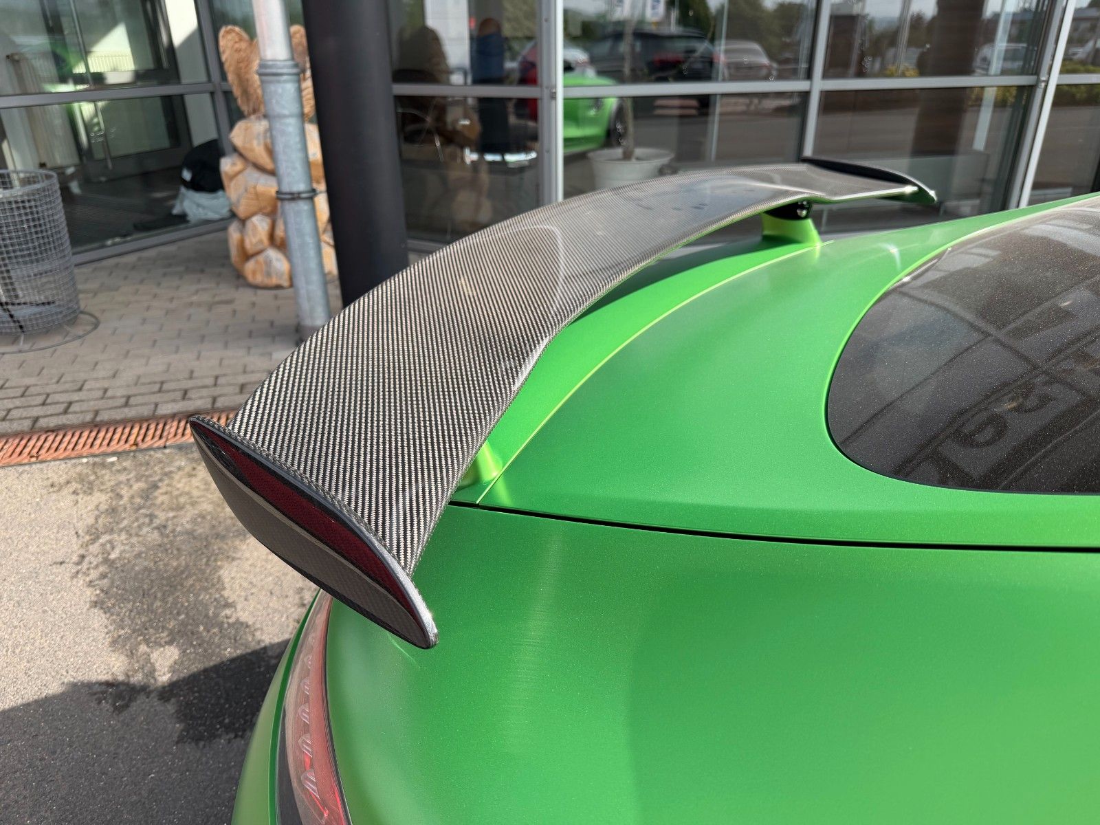 Fahrzeugabbildung Mercedes-Benz AMG GT R Keramik+Carbon+Distr+Night+RFK