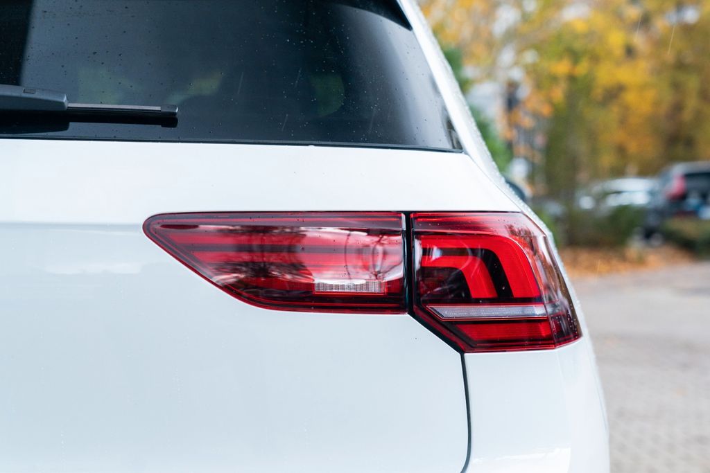 Volkswagen Golf 8 2.0 TDI LIFE/ BUSINESS/ AHK/ LED+ Volkswagen Golf 8 2.0 TDI LIFE/ BUSINESS/ AHK/ LED+