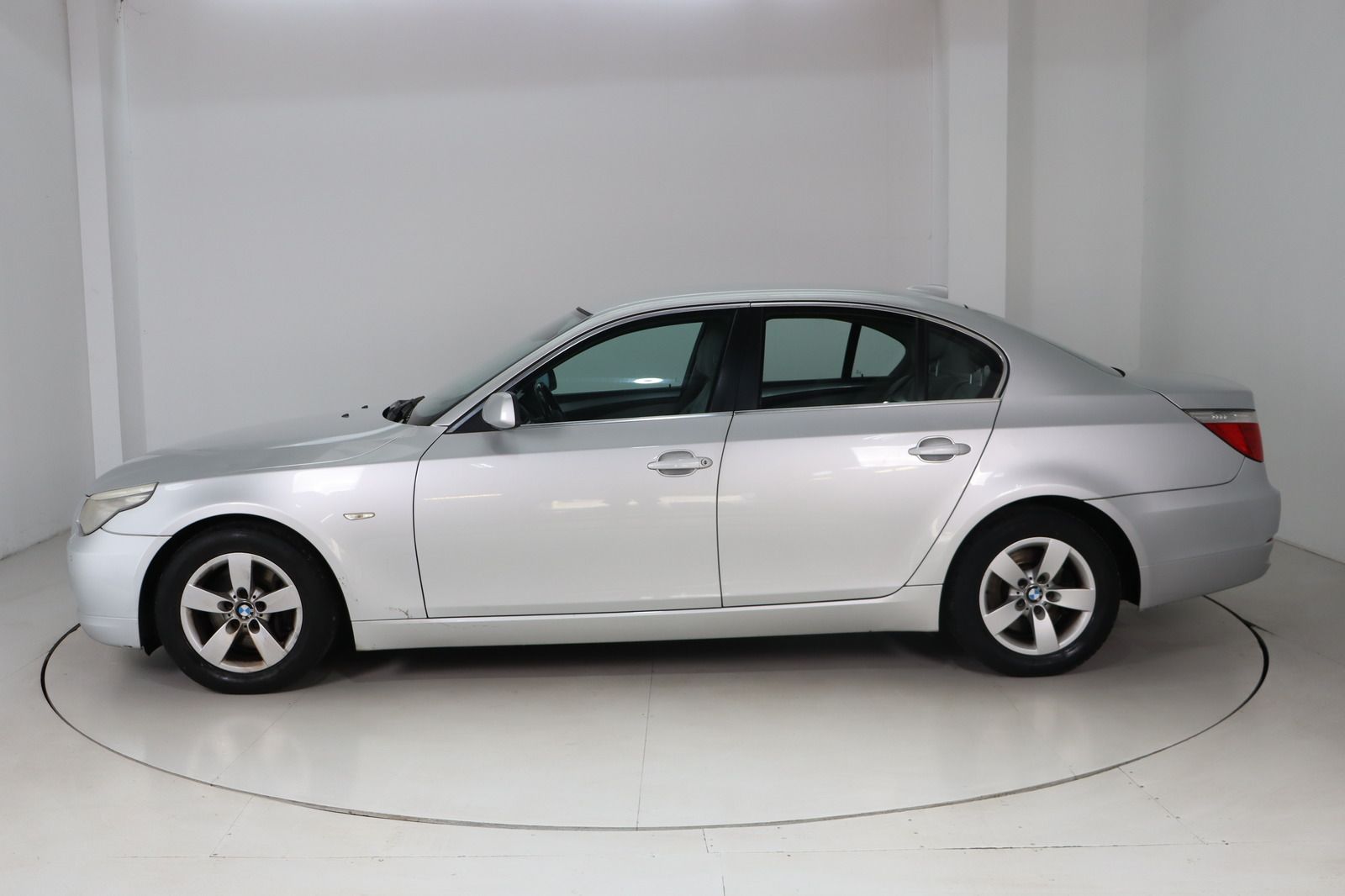 Fahrzeugabbildung BMW 523 i * Sitzhzg. * Klimaautomatik * PDC