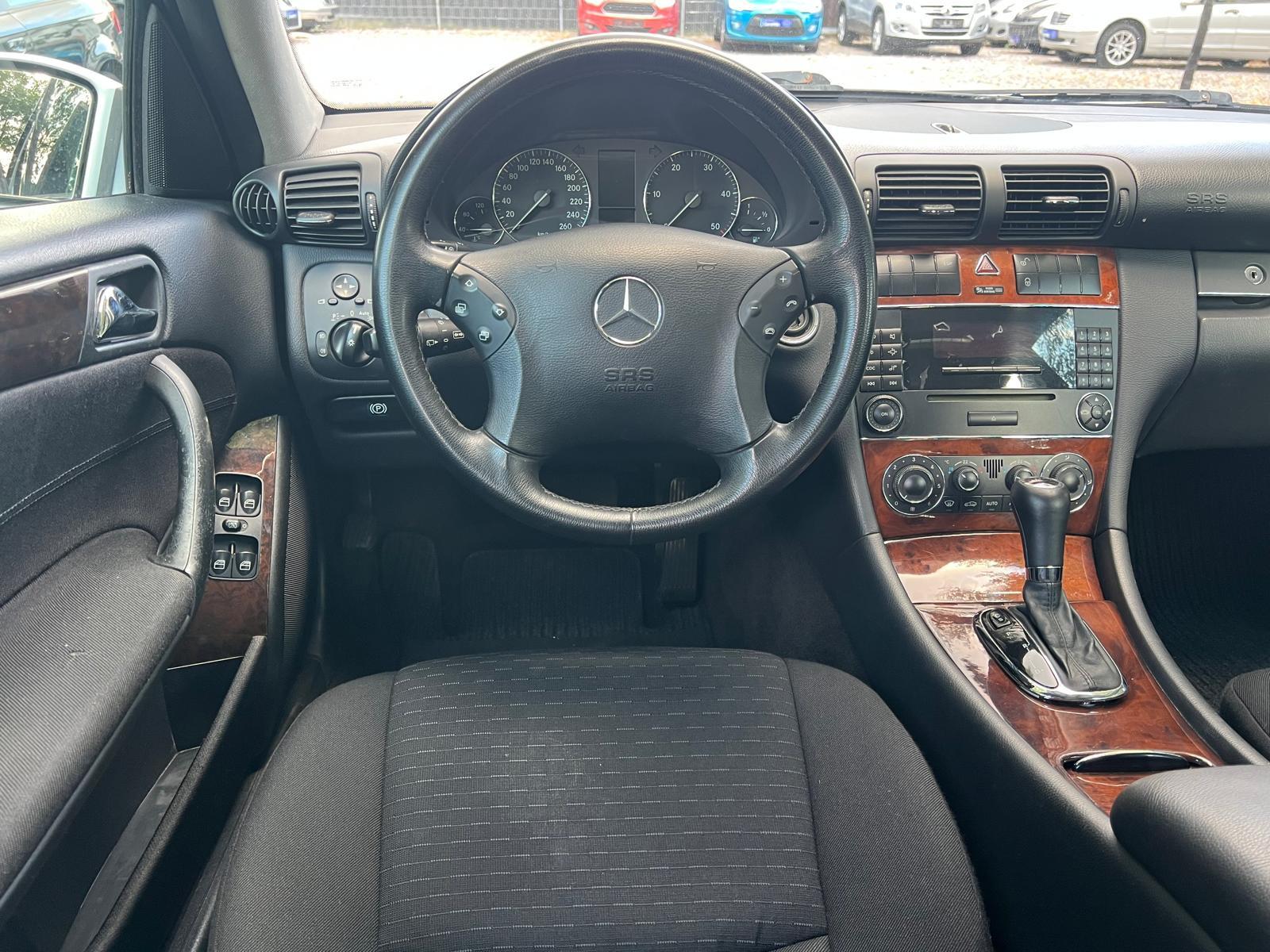 Mercedes-Benz C220 2006 — photo 14