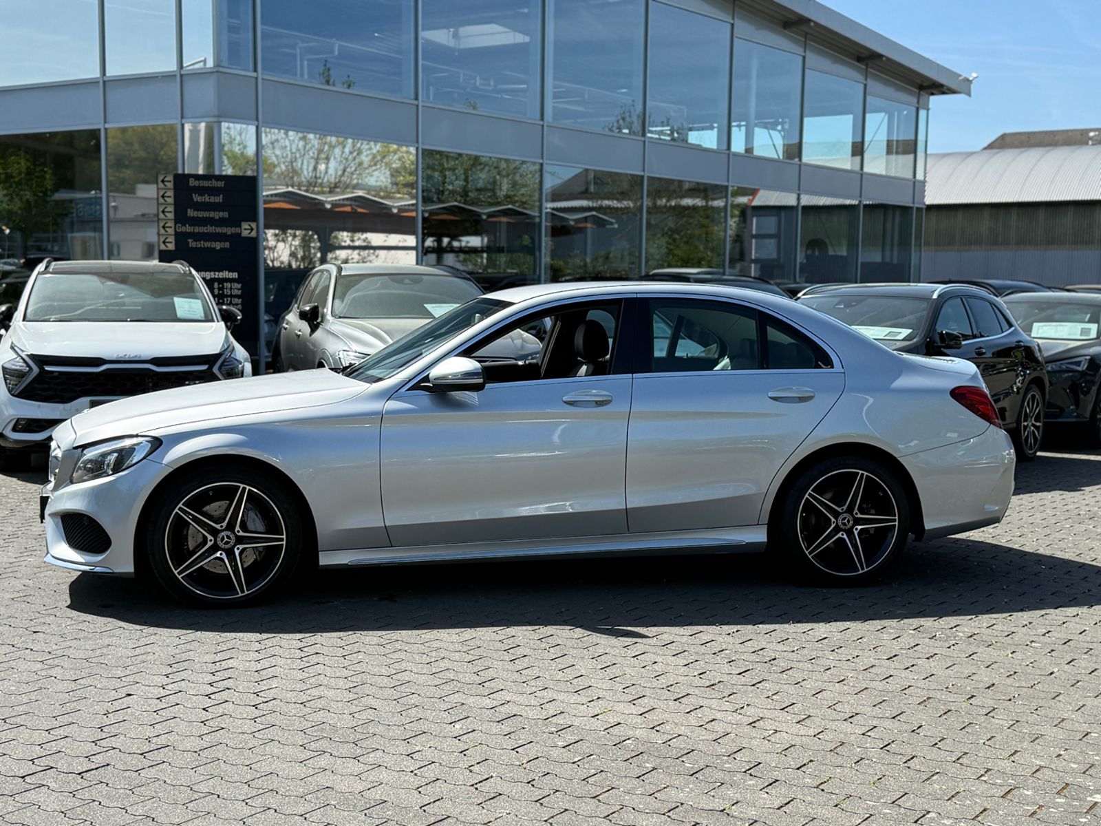 Fahrzeugabbildung Mercedes-Benz C 200 9G-TRONIC AMG Line DISTR. NAVI LED