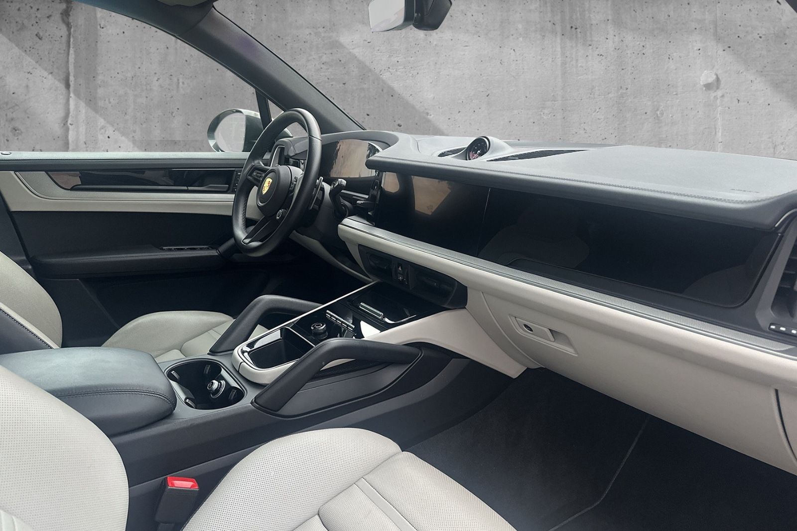Fahrzeugabbildung Porsche Cayenne*Sport Design*Pano*360° Kam*Bose*Head-Up