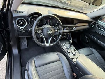 Alfa-Romeo Stelvio - 11