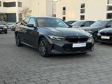 BMW 320i M Sport HuD ACC hifi memory LED+ - BMW 3er Reihe mit Benzin-Antrieb: Limousine