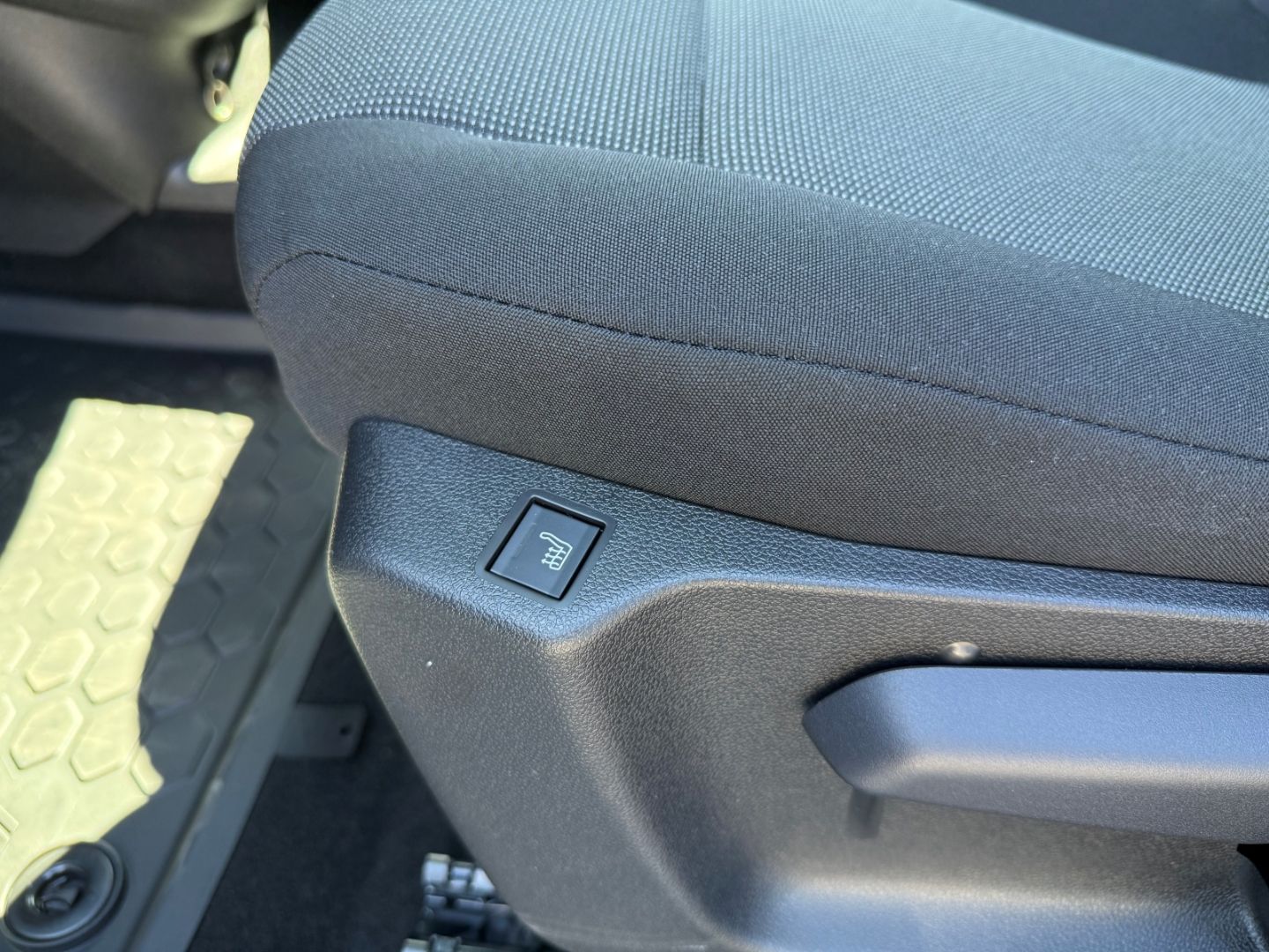 Fahrzeugabbildung Opel Combo Cargo Diesel 1,5 erhöhte Nutzlast XL