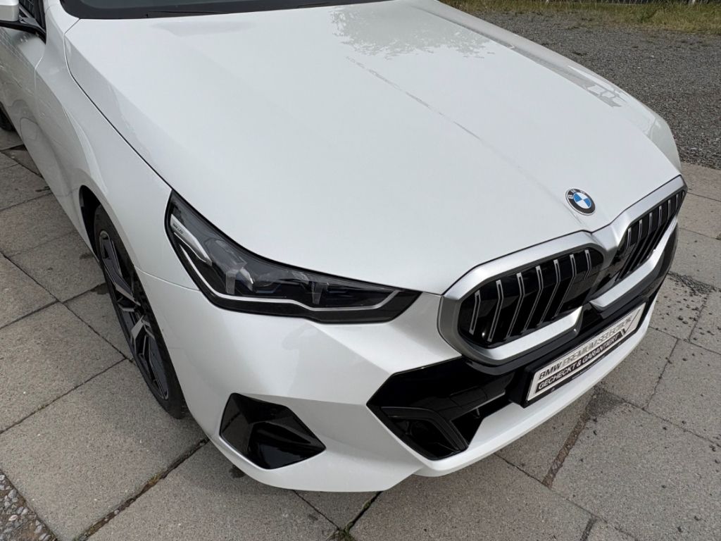 BMW 520 i Touring StandHZG AHK ParkAssisProf Har Kar foto 5