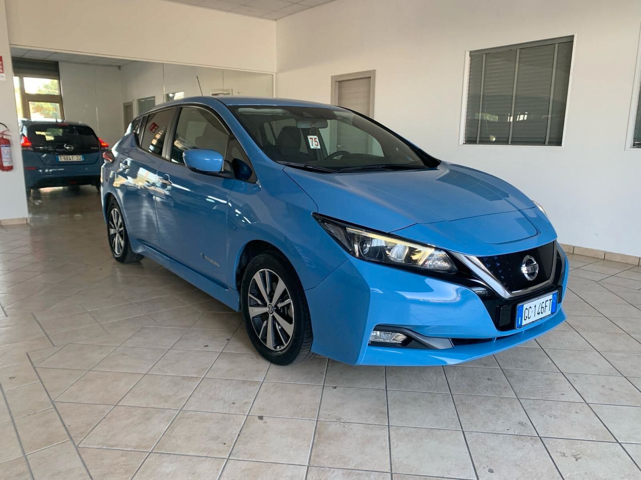 NISSAN Leaf