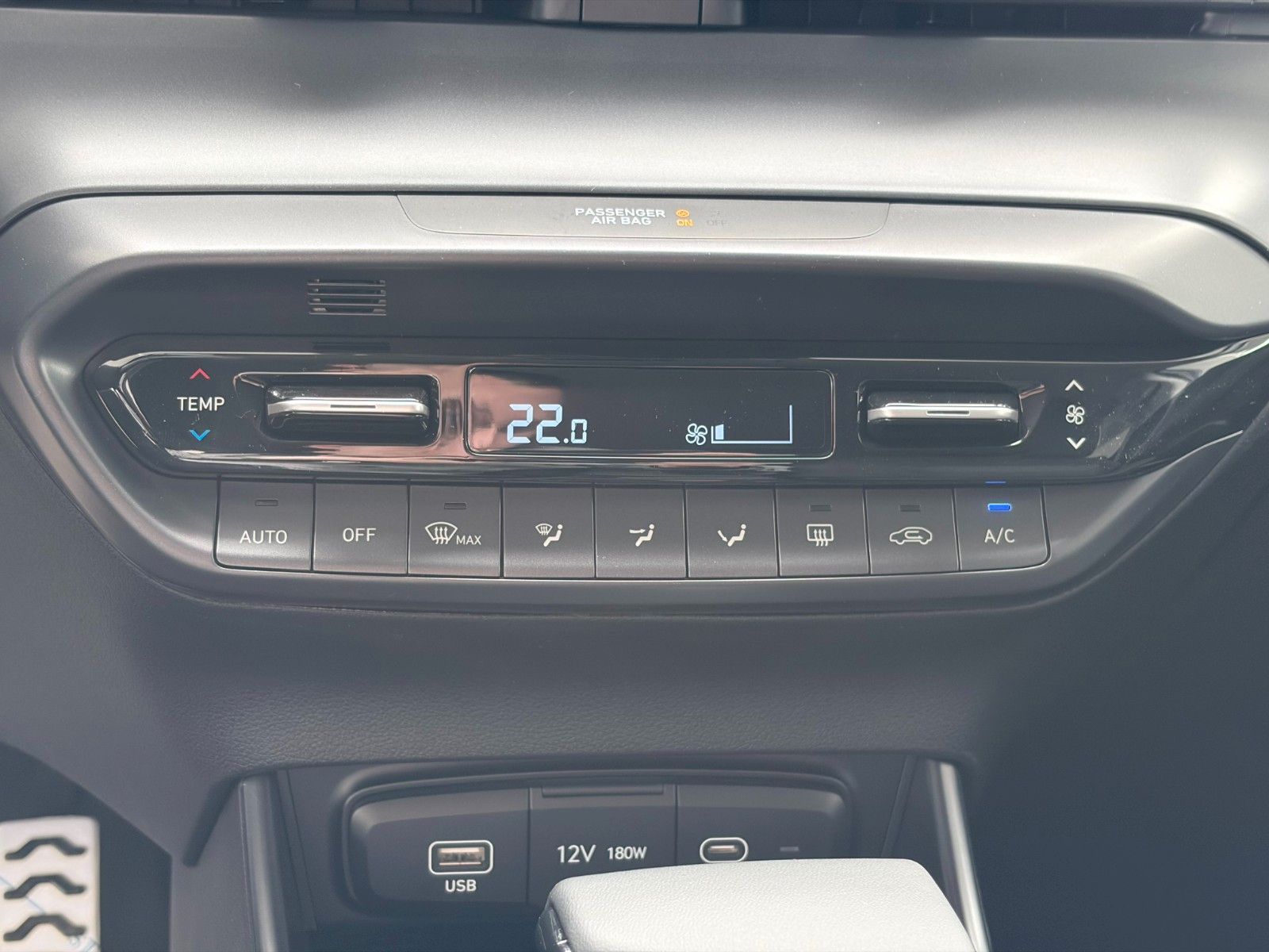 Fahrzeugabbildung Hyundai Bayon 1.0 T-GDI Prime Kamera,LED,Navi,SHZ,ACC