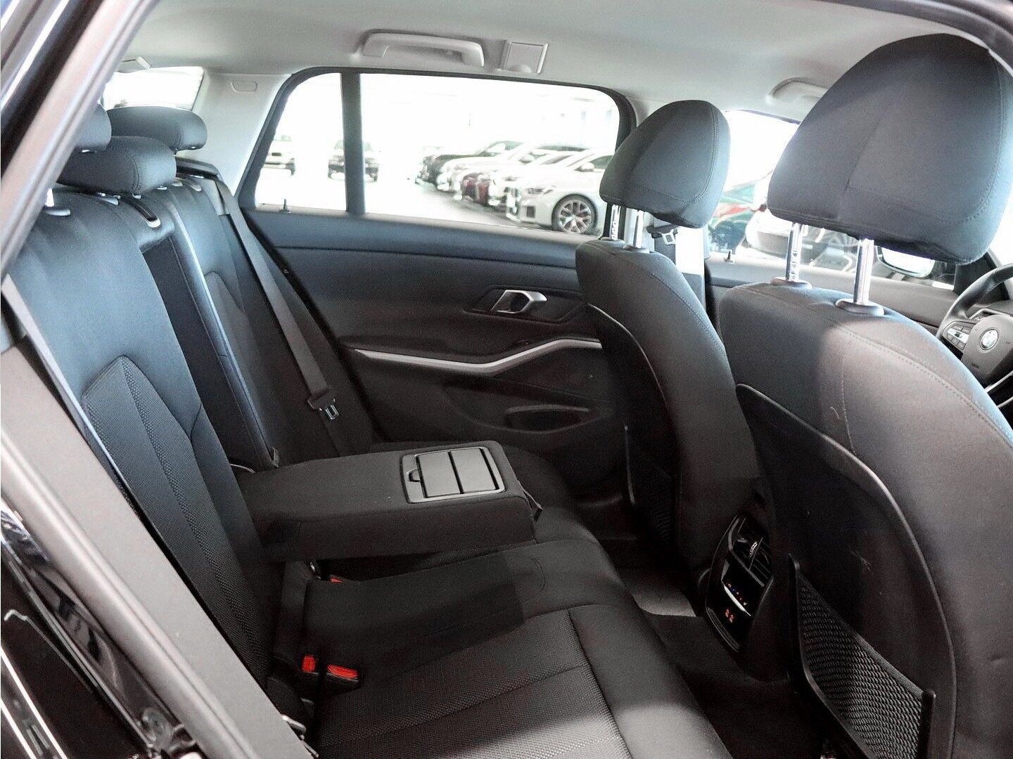 BMW 320d Touring, Head-Up foto 9