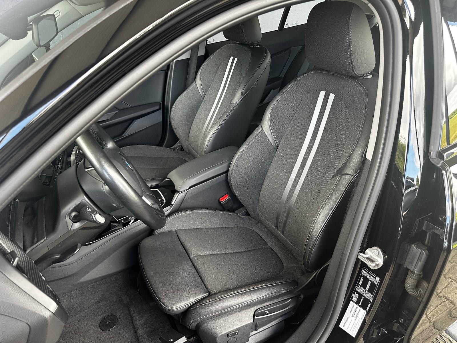BMW 118 Baureihe 1 Lim. 118 i Sport Line | LED