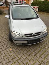 Opel zafira 2.2  2 Hand 7 sitzer - Opel Zafira aus 2003 mit Diesel-Antrieb