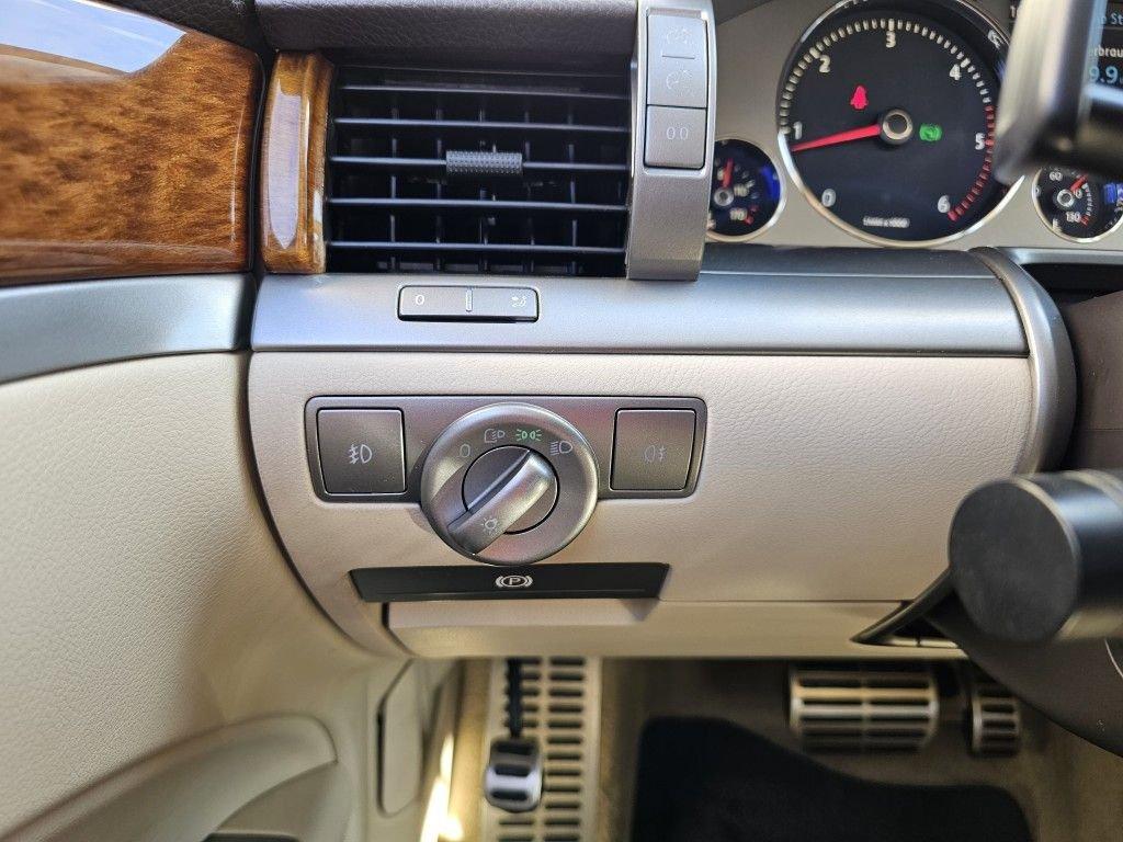 Volkswagen Phaeton 3.0 V6 TDI DPF 4MOTION Automatik | Navi