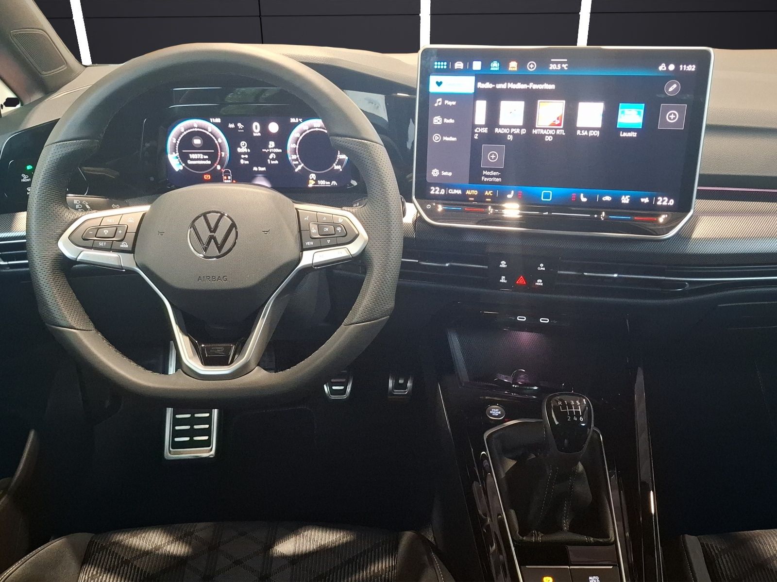 Fahrzeugabbildung Volkswagen Golf VIII Variant TSI R-Line Standhzg. LEDplus N