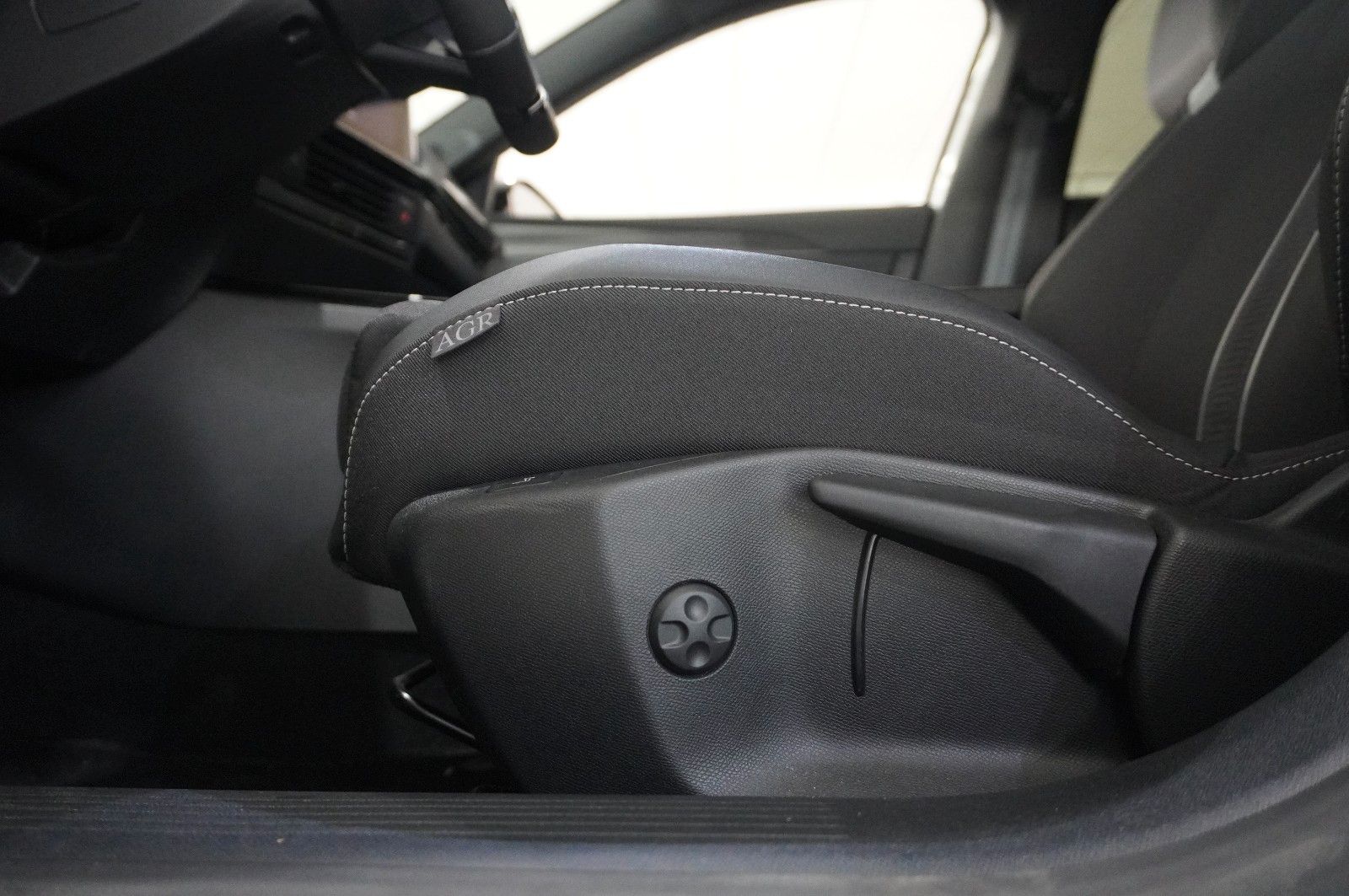 Fahrzeugabbildung Opel Astra L ST 1.2T GS SPORT NAVI/LED/360°/SPORT/DAB