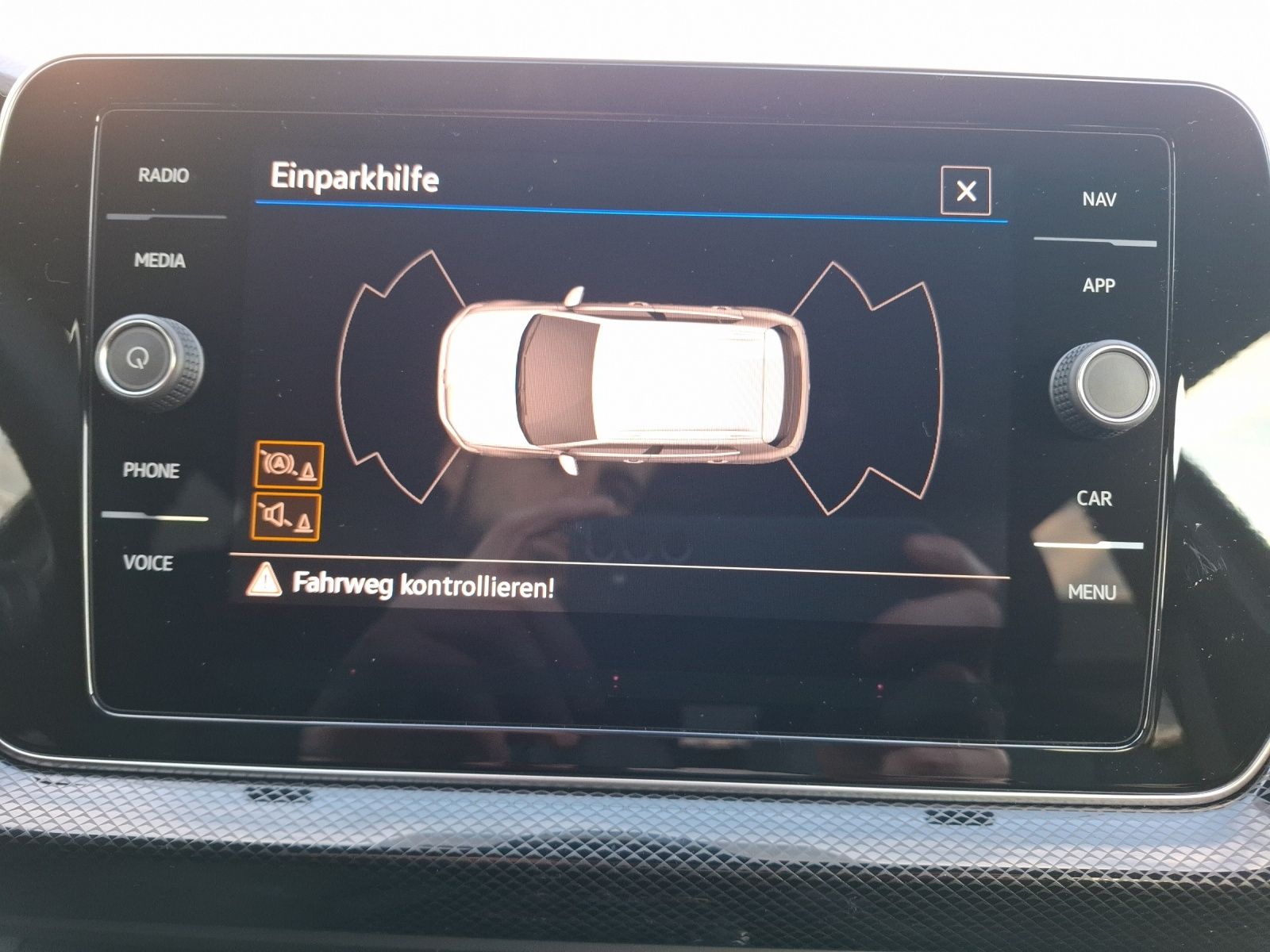 Fahrzeugabbildung Volkswagen T-Cross TSI Goal DSG LED AHK Navi AID ACC Park-A