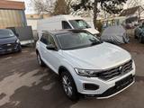 Volkswagen T-Roc Style*AUTO*AHK*LED*PDC - VW T-Roc Gebrauchtwagen in Stuttgart