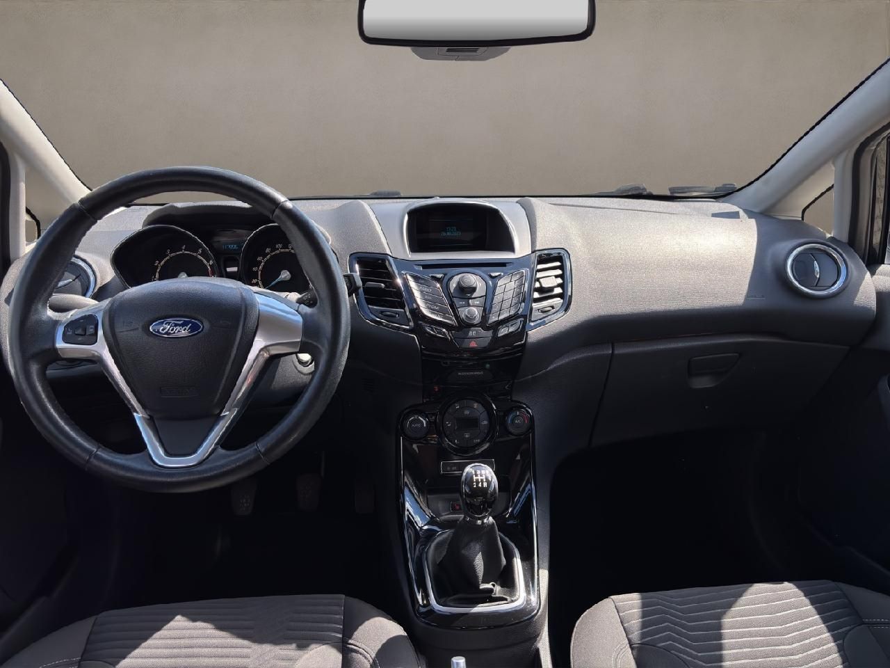 Fahrzeugabbildung Ford Fiesta Titanium