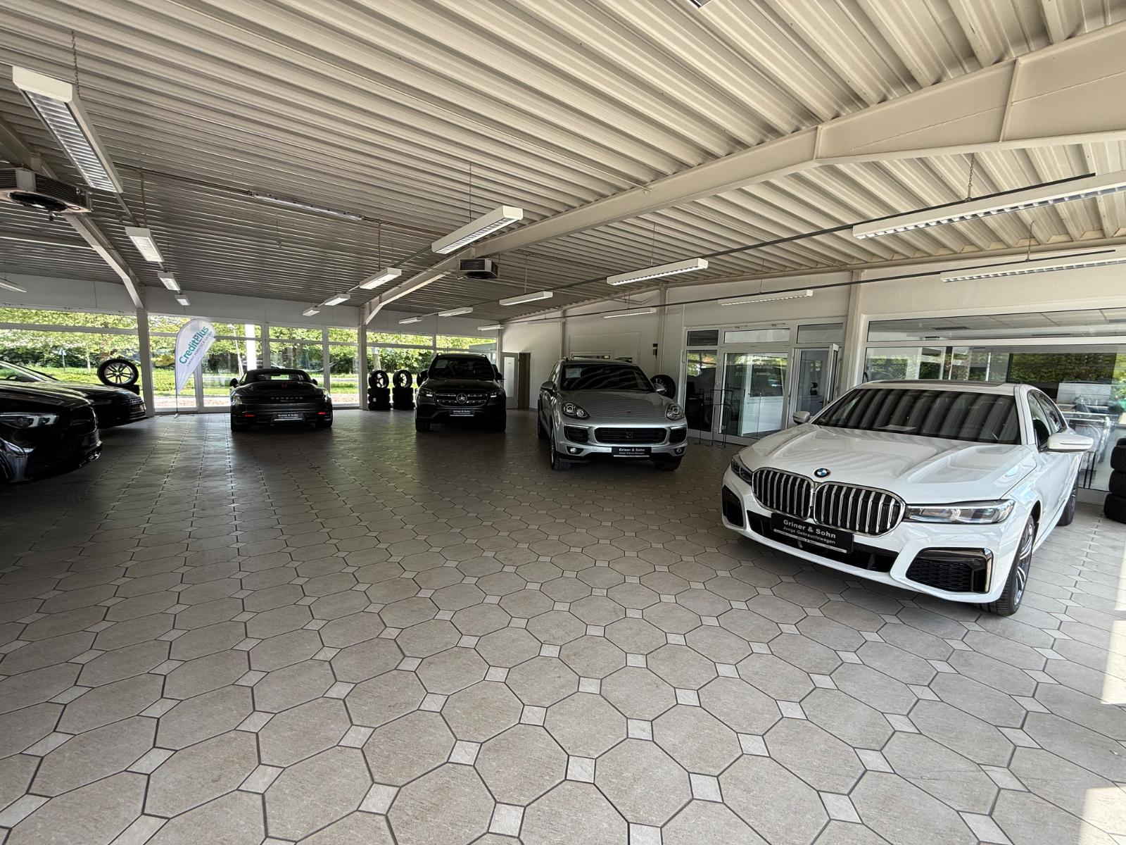 showroom-image-top