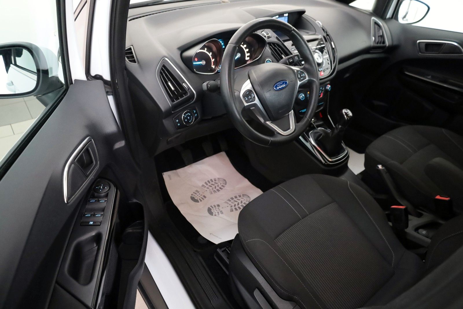 Fahrzeugabbildung Ford B-MAX Titanium SH, Cool & Sound-Paket 3,SR+WR